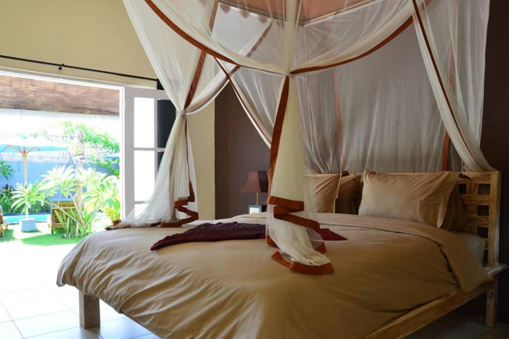 Eden Villa *
